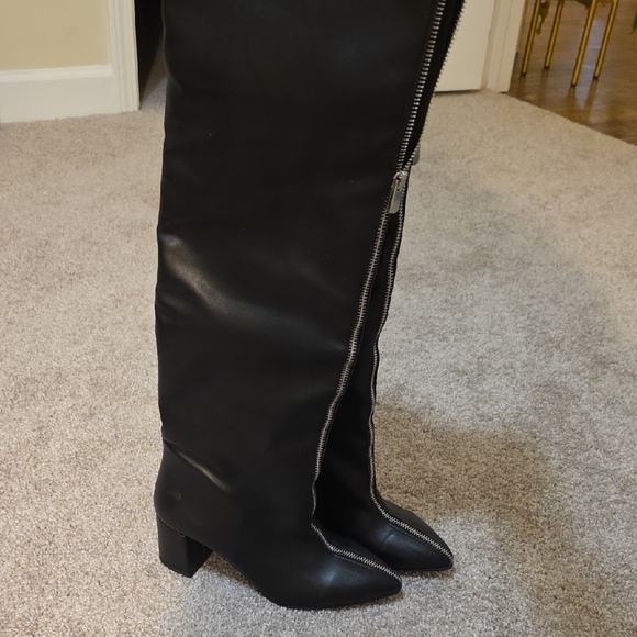 Black Knee-High Women's Boots - Picture 9 of 11